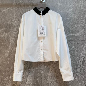 chanel CC velvet collar shirt