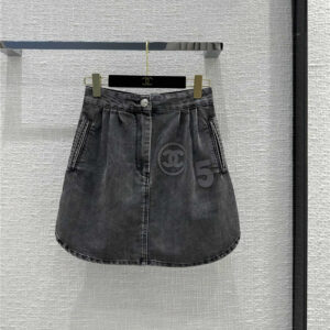 Chanel early spring new pleated denim skirt