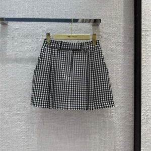 miumiu black and white small grid skirt