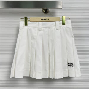 miumiu new pleated skirt