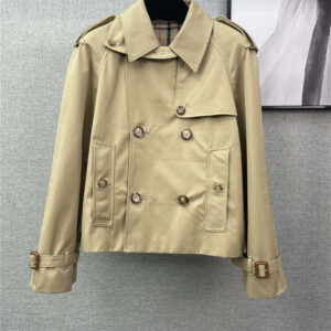 Burberry Pre-Fall Cropped Trench Coat