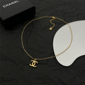 Chanel middle-aged double C necklace