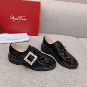 Roger vivier new patent leather diamond buckle loafers
