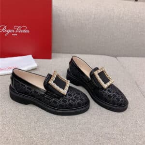 Roger vivier new patent leather diamond buckle loafers