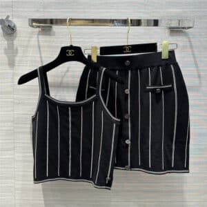 Chanel vertical stripes small suspender skirt suit