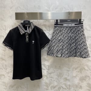 Dior short -sleeved T -shirt+pleated skirt set