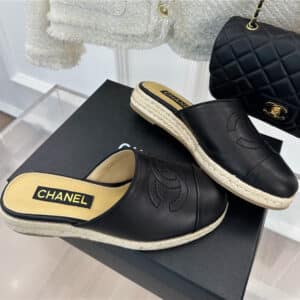 Chanel logo platform fisherman slippers