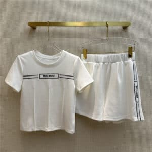 miumiu letter T-shirt + logo ribbon elastic waist shorts set