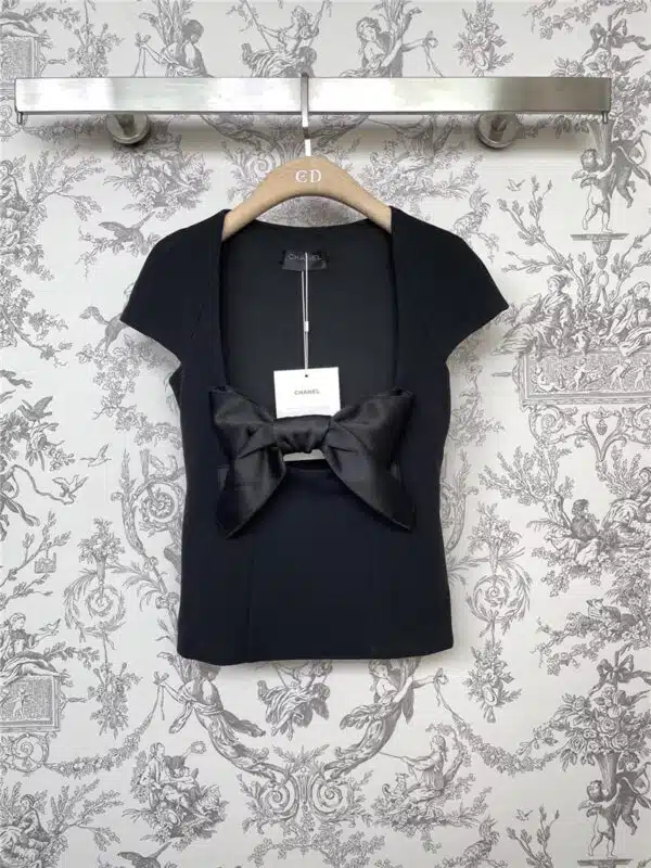 Chanel early autumn new camellia bow top