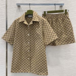 gucci short-sleeved cardigan top + shorts set