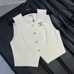chanel brooch vest shorts suit