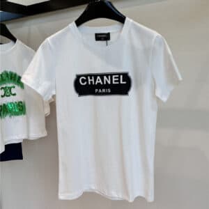 chanel signature logo graphic print T-shirt