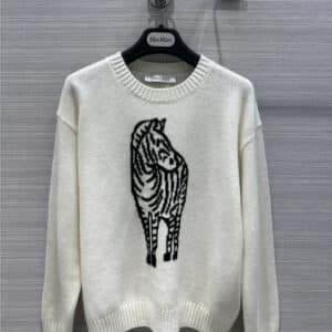MaxMara elegant black and white zebra cashmere sweater