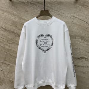chanel new embroidered letter love sweatshirt