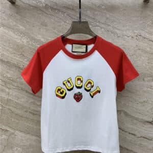 gucci strawberry print contrast short-sleeved T-shirt