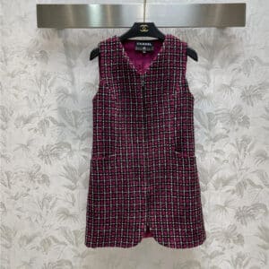 chanel V-neck zippered sleeveless dress
