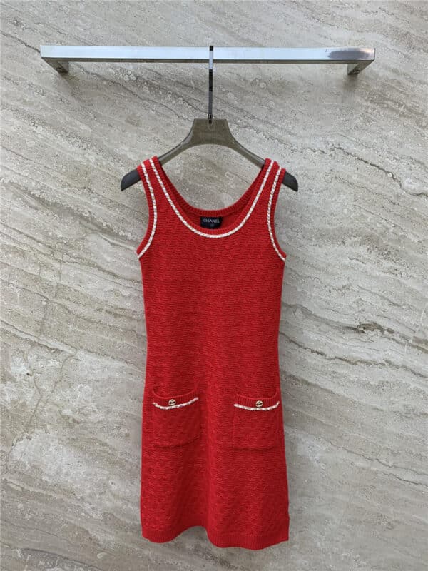chanel chain knitted vest red dress