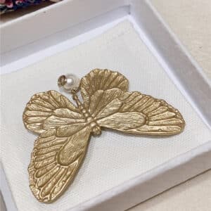 dior early spring butterfly series hair clip