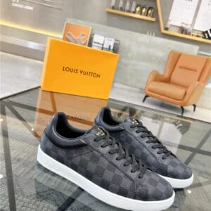Louis Vuitton LV men's logo sneakers