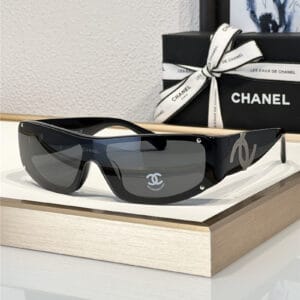 chanel new retro style and Y2K goggles