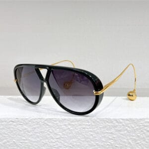 Bottega Veneta stylish aviator sunglasses